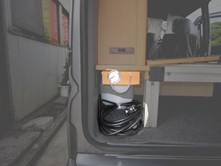 外部電源100V 充電器