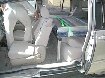 >運転席のシートを戻します運転席のシートを戻します
